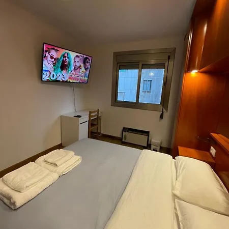 Homestay Habitacion Comoda En Barcelona *